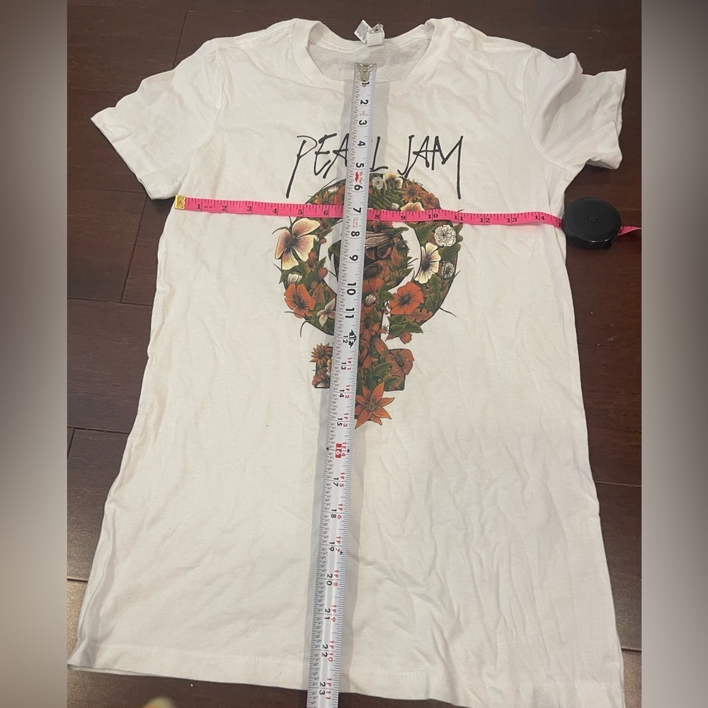 NWOT Pearl Jam Graphic CONCERT floral T-Shirt XL - Picture 2 of 6